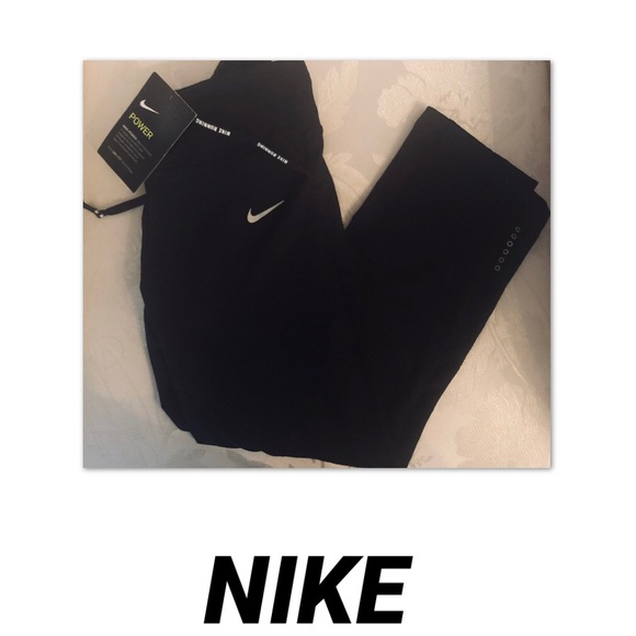 NIKE •REFLECTIVE RUNNING CAPRI - Picture 4 of 5